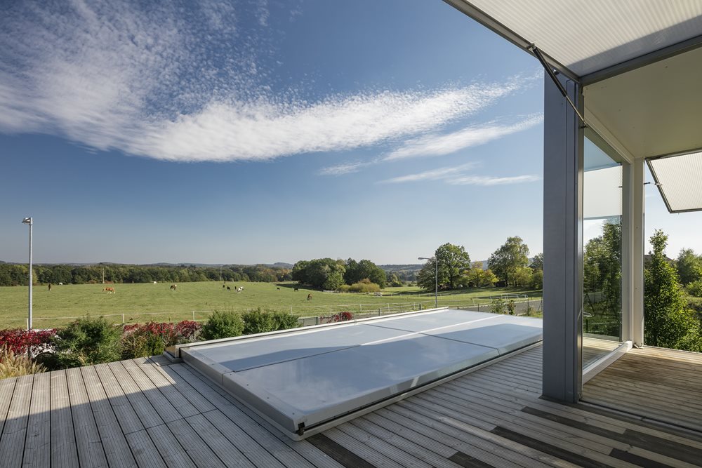 Home Spa Projekt Terrasse mit Swim Spa XL und elektrischer ACS Abdeckung