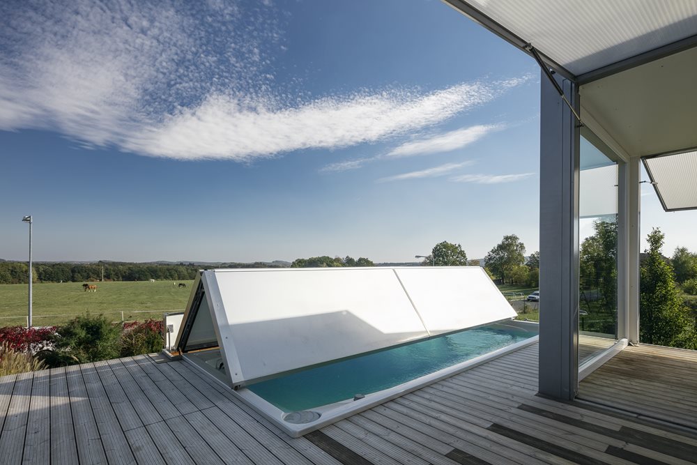 Home Spa Projekt Terrasse mit Swim Spa XL und elektrischer ACS Abdeckung